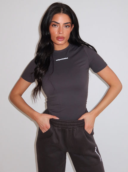 Unique The Label Unique The Label Short Sleeve Top Robyn FW25 Charcoal