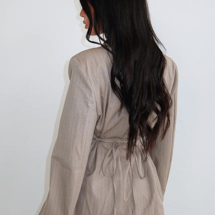 Unique The Label Unique The Label Rosie Blouse FW26 Taupe