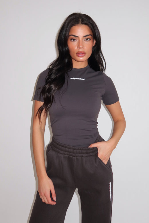 Unique The Label Unique The Label Short Sleeve Top Robyn FW25 Charcoal